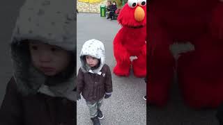 Yego meets Elmo #usj #universalstudiosjapan #osaka #japan #travel #family