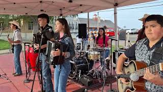 Roma Middle School Conjunto Program - Cumbia “Los Cocos”
