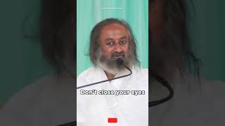 Your eye movement is connected with the mind! #gurudev #srisriravishankar #tratak  #meditation #yoga