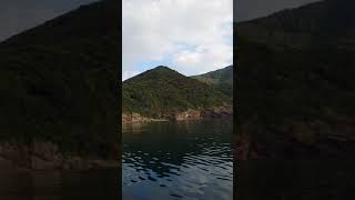 【麦山鼻の赤灯台】黒色の海☆隠岐島・西ノ島町、秋の終わりの海 #shorts