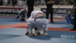 Awesome Blue Belt BJJ Match - 2009 World Championship