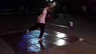 Уличные танцоры на набережной Сочи. Street dance