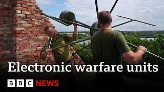Ukraine's invisible battle to jam Russian weapons – BBC News