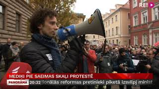 Mediķi pie Saeimas skaļi protestē