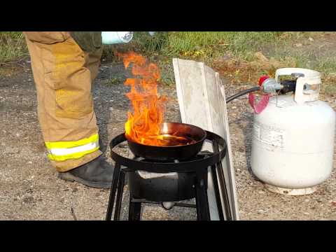 Is baking soda used for fire extinguishers?