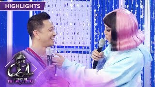 Vice jokingly looks at Jhong's chest | Miss Q and A: Kween of the Multibeks