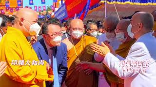 His Majesty the King Sihamoni meet with Ven. Master Yinshun on Dec. 2022 in Phnom Penh.