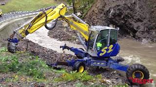 Kaiser Spider walking excavator conquering the water