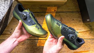 Fizik Tempo Overcurve R4 Iridescent Road Shoe Unboxing // Wiggle