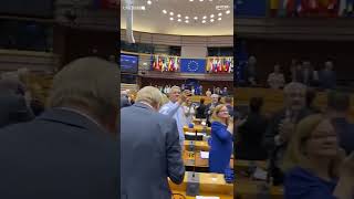 В Европарламенте проголосовали за предоставление Украине статуса кандидата на членство ЕС #shorts