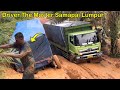 Driver The Master Sampai Berlumpur Truck Tak Bisa Di Evakuasi