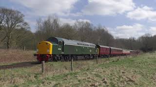 40106 passes Nuttall Park 14.04.18