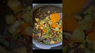 ஈஸி மிக்ஸட் வெஜிடபிள் குருமா🌱easy mixed vegetable kurma recipe|#kurma #vegetablekurma #vegkurma