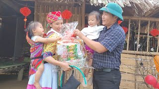 Single mother was visited and wished a happy new year by a kind officer