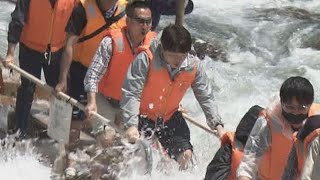 いかだで急流下り 和歌山県の“飛び地”北山村の人気アトラクションが始まる もとは木材運搬 44年前から“観光名所”に ゴールデンウィーク後半にぎわう