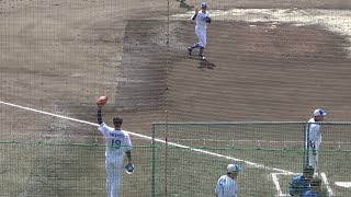 シート打撃登板を終え、守ってくれた野手陣に「ありがとうございました〜！」と感謝する高橋宏斗 (2023/02/07)