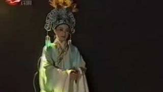 Chinese Yueju Opera: The life of a female Yueju actor