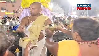 Sevayats Distribute Prasad To Devotees, Sharing Divine Blessings