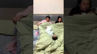 Why can't Tao Jie wake up no matter what she does? That's because her father sleeps like this too. I