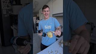 How to peel potatoes 감자 껍질 벗기는 방법 ㅋㅋㅋ #wife #insta360 #조엘 #영국사람 #making-of #국제커플 #집 #insta360x4