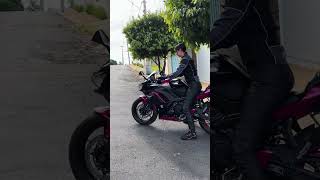 Estacionar moto na ladeira - por Day Miguel