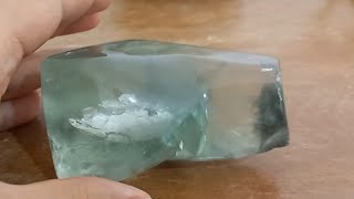 درباره‌ی سنگ قیمتی فلوریت و کجاها می‌شه پيداش کرد Green fluorite gemstone