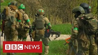 Frontline report: Ukrainian counterattack drives back Russians in north - BBC News