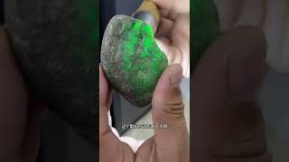 麻雀虽小 五脏俱全 #feicui #jade #翡翠  #原石 #珠宝