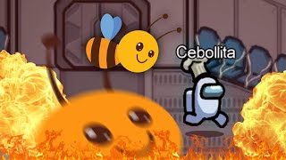 AMONG US but a bee attacks me in the middle of the gameplay