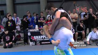 Climbing Triangle! Sean Roberts vs Luiz DeFranca Grapplers Quest Las Vegas 2011 Grappling Action