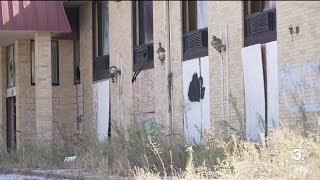 Getting answers from the city on abandoned hotel in west Omaha