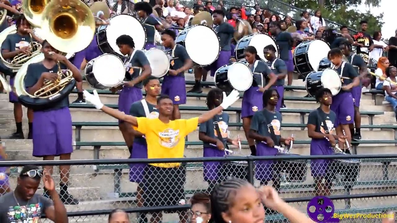 Edna Karr Marching Band [Drum Section Solos] Vs L.B.Landry (2023 Battle ...