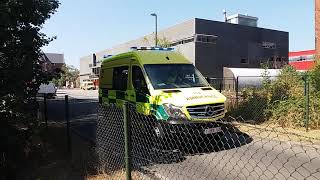 EXLUSIVE)  EERSTE UITRUK GLOEDNIEUWE  AMBULANCE 98 BRANDWEER GENT