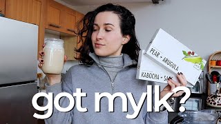Trying the Daily Harvest Almond Milks and New Flatbread Flavors (Taste Test & Review)