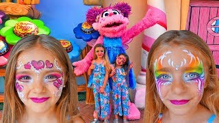 GISELE and CLAUDIA Pretend Play with Playhouse for kids funny video by las ratitas