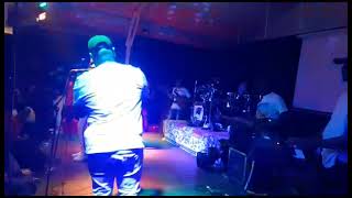 Andy Muridzo and Sulumani Chimbetu -  Ndarangarira Gamba (live) in Norton