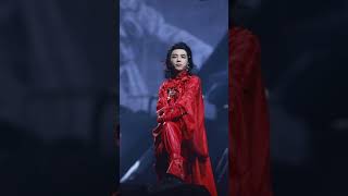 [Vertical Close Up] Black and White Artist《黑白艺术家》 - Hua Chenyu 《华晨宇》 051221 Mars Concert Fancam Live