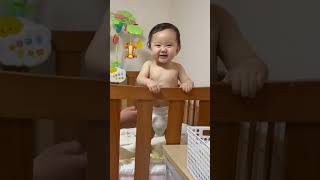 赤ちゃん爆笑動画　おへそをくすぐられて笑う娘#shorts #funnybaby #赤ちゃん