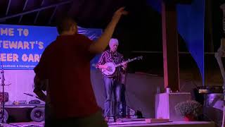 Mike Munford shredding on the banjo