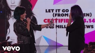 Demi Lovato - Fan Award Presentation (Vevo Certified SuperFanFest)