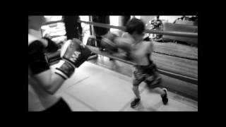 SEVEN YEAR OLD MAIDENHEAD BOY FRANKIE BRETT SPARRING