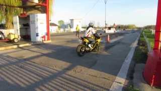 YAMAHA  R1 VS R6 1/4 MILE