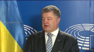 Украинский правозащитник подал в суд на Порошенко и СНБО