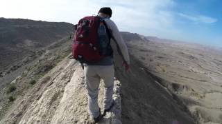 Walking the fink of the Hamakhtesh Hagadol (big crater)