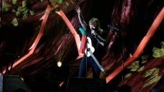 Ed Sheeran 13 Shape of You (Divide Tour in Torino 20170317)