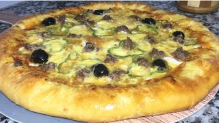 Pizza بيزا البيزاريو 🍕بالعجينة العجيبة محشية في الاطراف بالجبن نتحداك تزيدي تشريها مع صلصة الطماطم