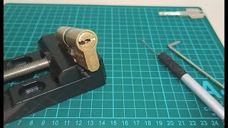 lockpicking: TESA tx80 ( 8 pernos + 1 interactivo )