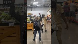 Grandma out in public 👵🏾🔥 #dance #grandma #viral #shorts