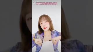 Weki Meki Yoojung (위키미키 최유정) dancing to (G)I-DLE - DUMDi DUMDi