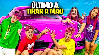 O ÚLTIMO A TIRAR A MÃO GANHA O CARRO *Deu ruim!